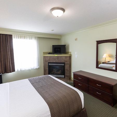 Quality Inn & Suites Whitecourt Esterno foto