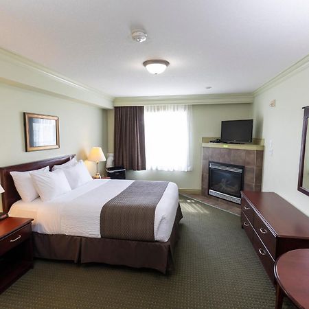 Quality Inn & Suites Whitecourt Esterno foto