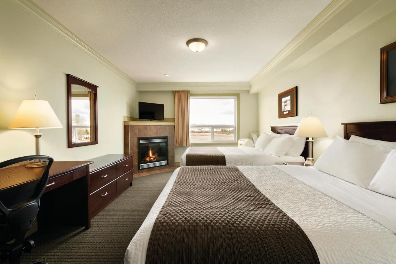 Quality Inn & Suites Whitecourt Esterno foto