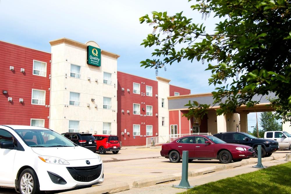 Quality Inn & Suites Whitecourt Esterno foto