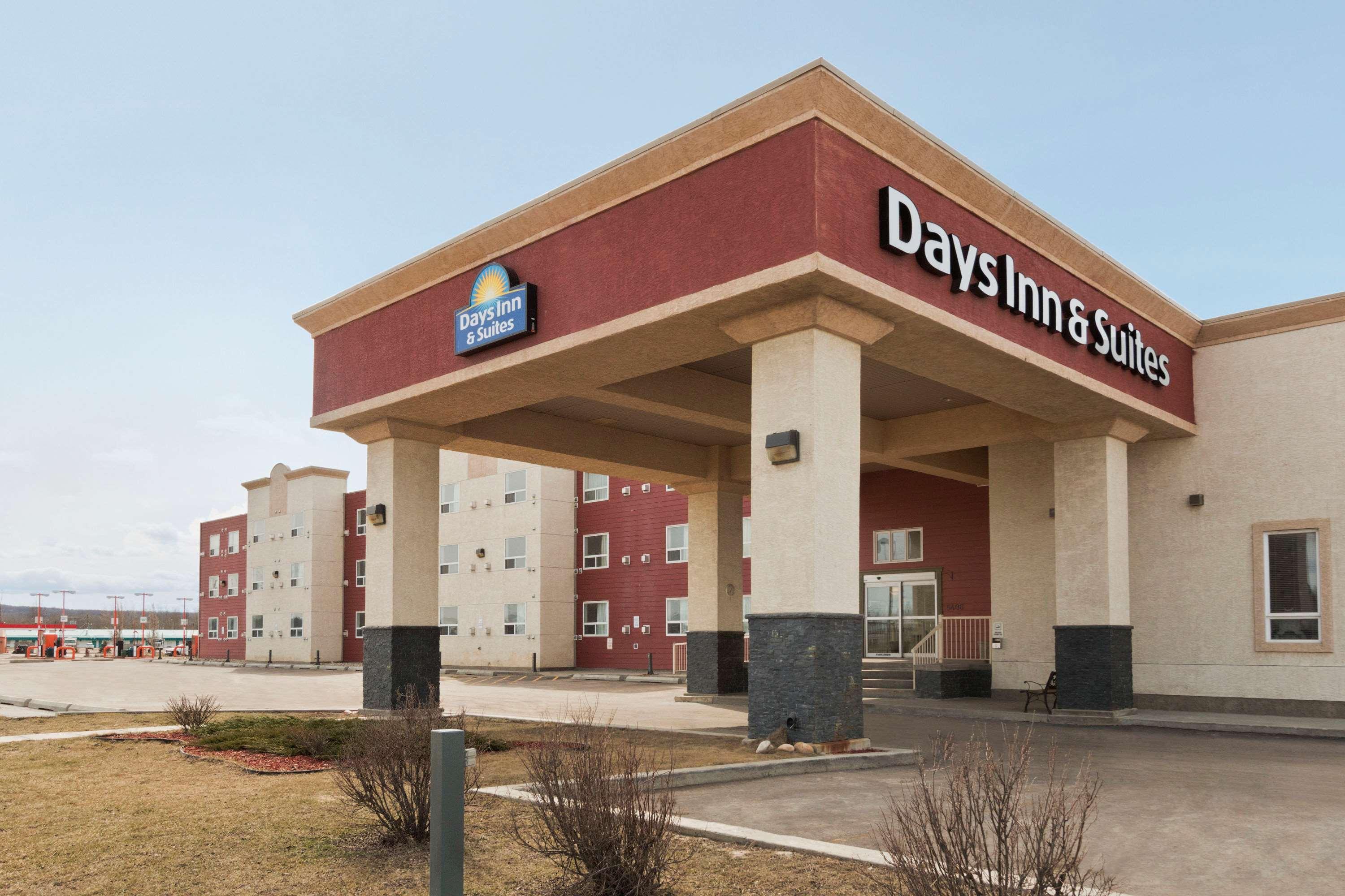 Quality Inn & Suites Whitecourt Esterno foto
