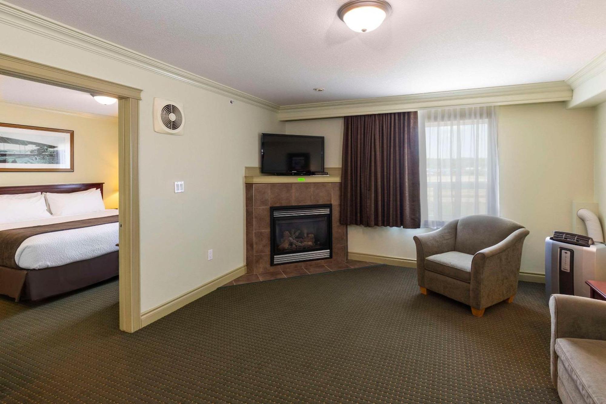 Quality Inn & Suites Whitecourt Esterno foto