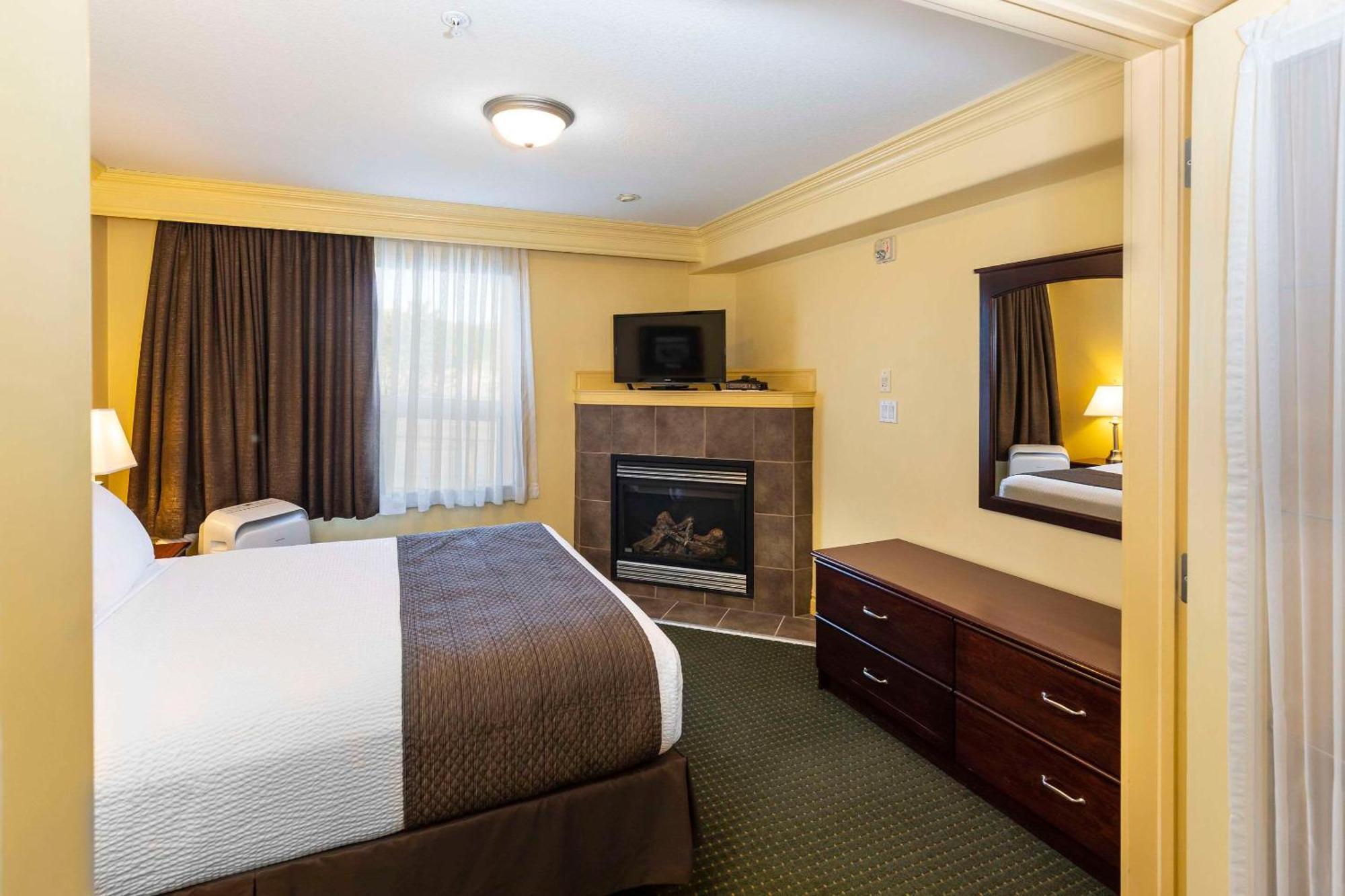 Quality Inn & Suites Whitecourt Esterno foto