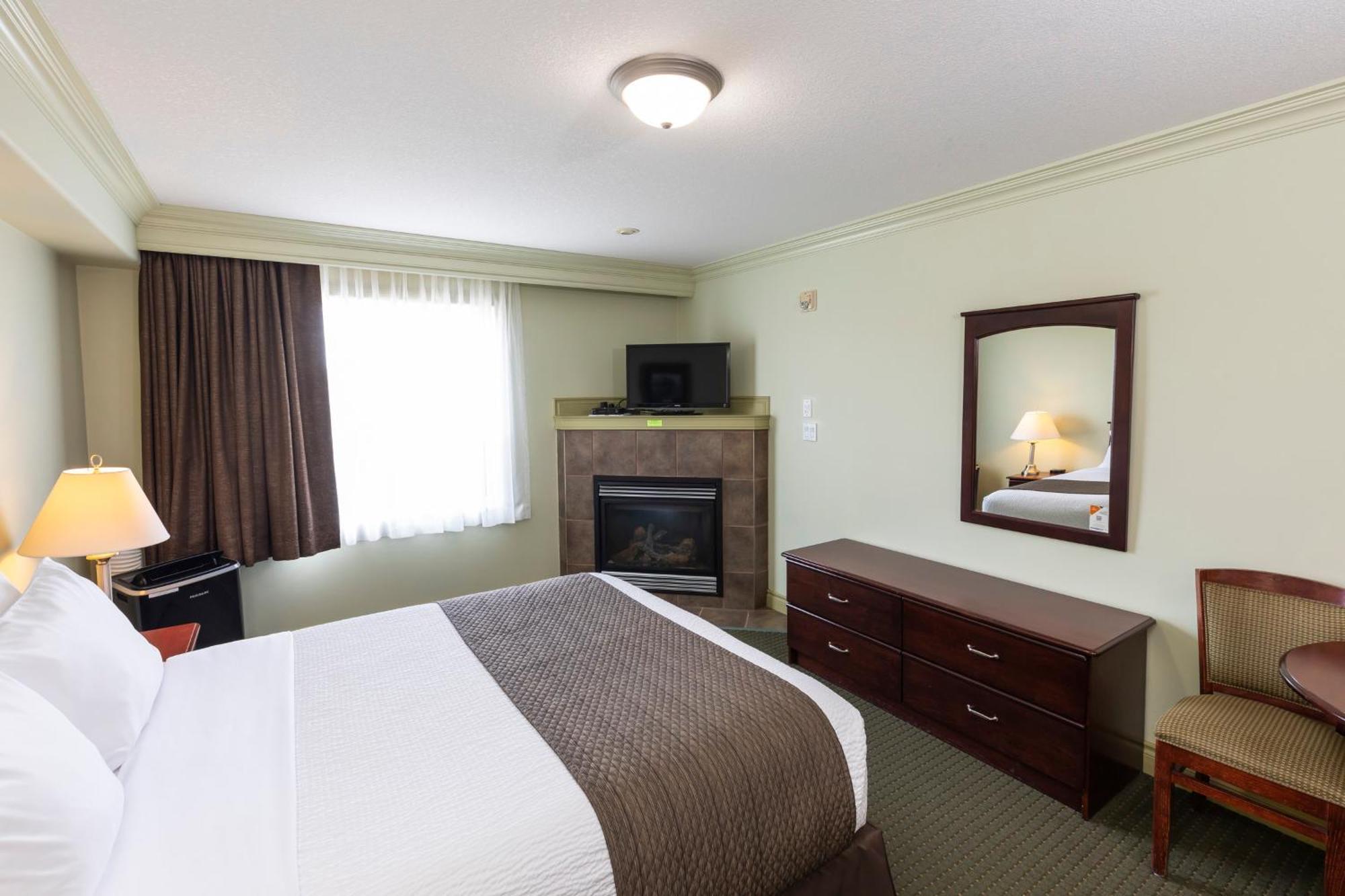 Quality Inn & Suites Whitecourt Esterno foto