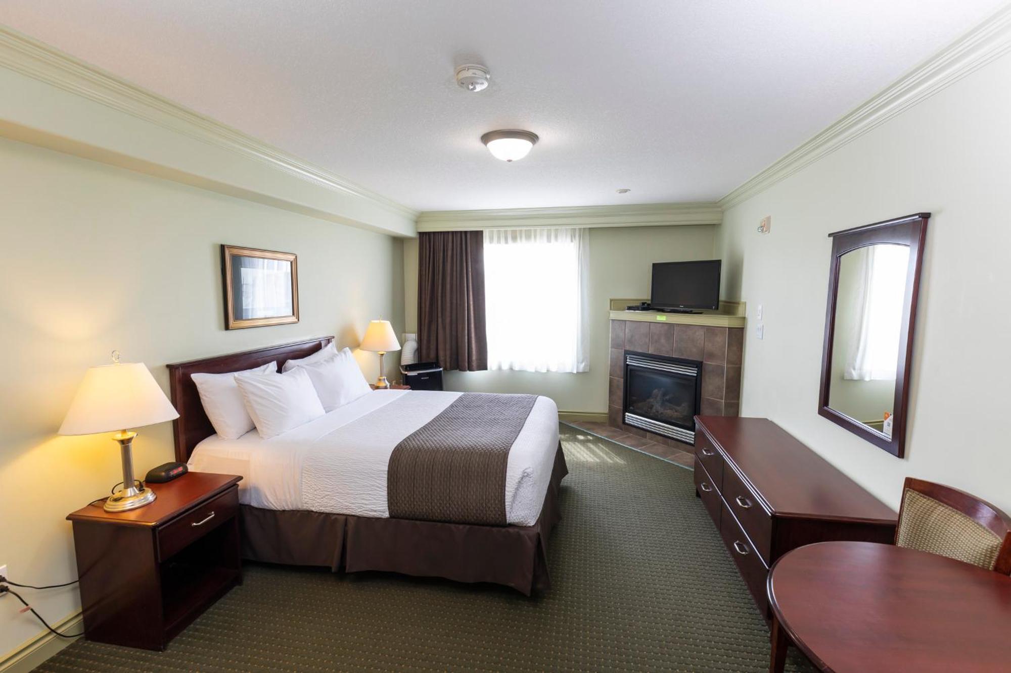 Quality Inn & Suites Whitecourt Esterno foto